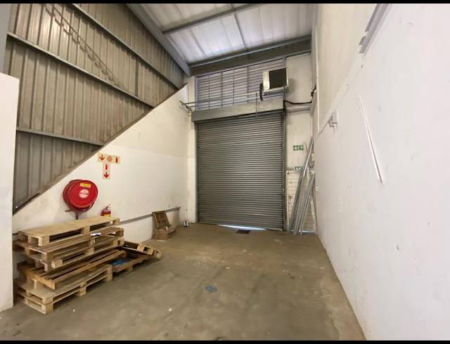 329M² WAREHOUSE TO LET IN RIVERHORSE VALLEY